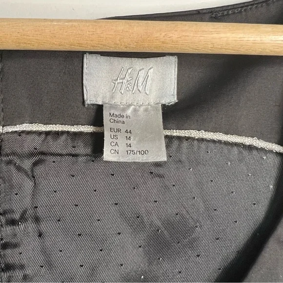 H&M Black Dress with Silver Pattern - Picture 9 of 16